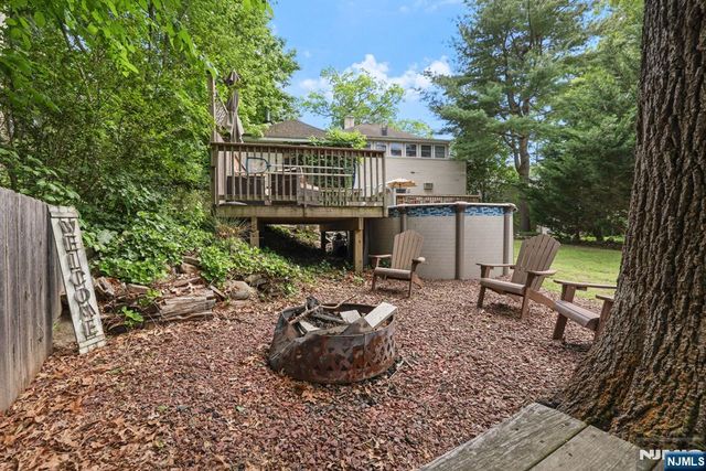 26 Maple Road, Ringwood, NJ 07456