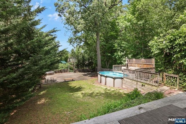26 Maple Road, Ringwood, NJ 07456