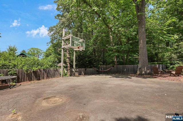 26 Maple Road, Ringwood, NJ 07456
