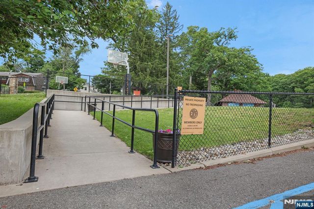 26 Maple Road, Ringwood, NJ 07456