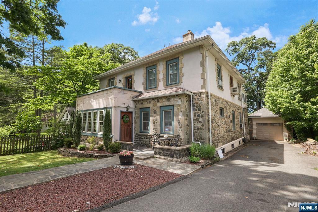 26 Maple Road, Ringwood, NJ 07456
