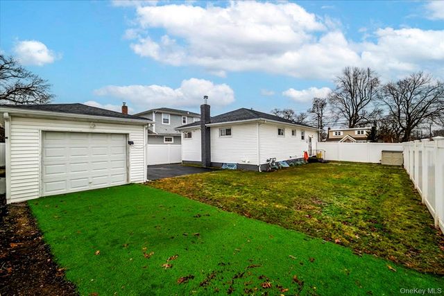 153 N Queens Avenue, Massapequa, NY 11758