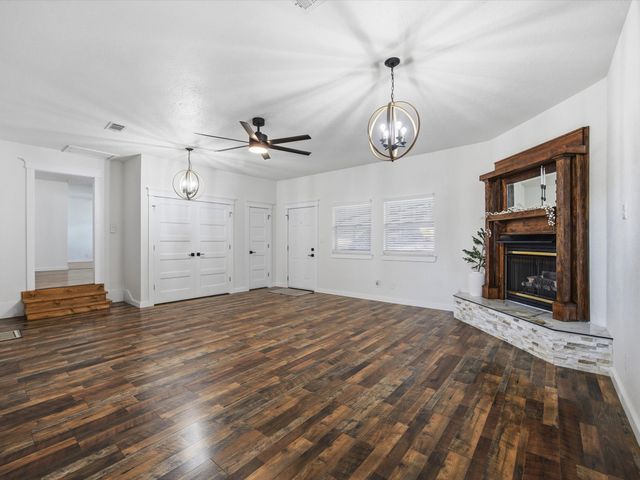 417 Houston Street, Cedar Hill, TX 75104