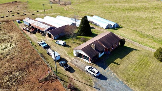 8621 Austin Traphill Road, Traphill, NC 28685