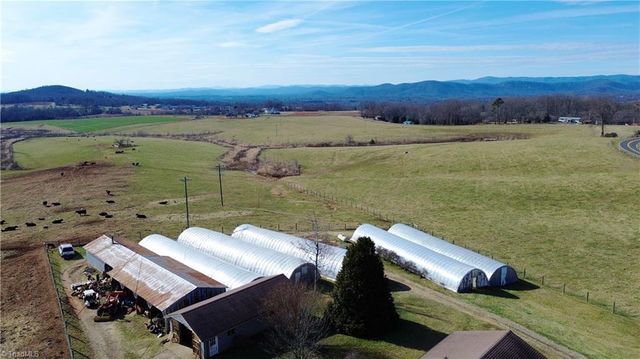 8621 Austin Traphill Road, Traphill, NC 28685