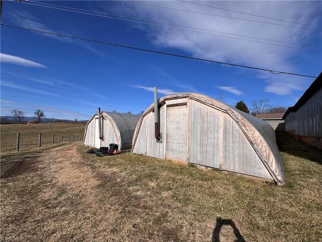 8621 Austin Traphill Road, Traphill, NC 28685