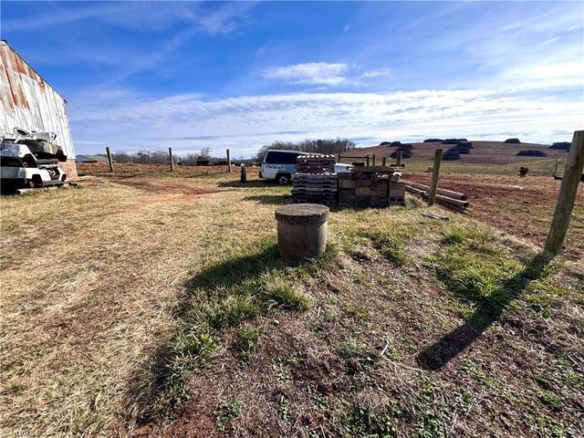 8621 Austin Traphill Road, Traphill, NC 28685