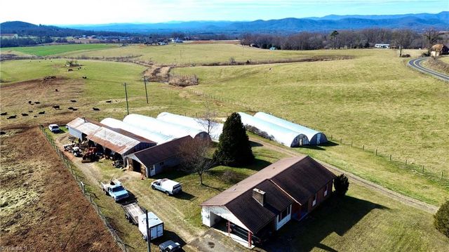 8621 Austin Traphill Road, Traphill, NC 28685