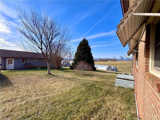 8621 Austin Traphill Road, Traphill, NC 28685