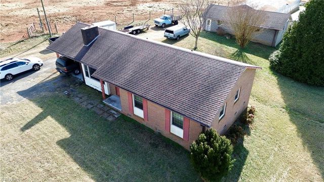 8621 Austin Traphill Road, Traphill, NC 28685