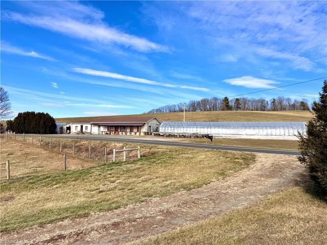 8621 Austin Traphill Road, Traphill, NC 28685