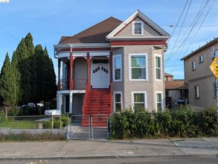 1086 66Th St, Oakland, CA 94608