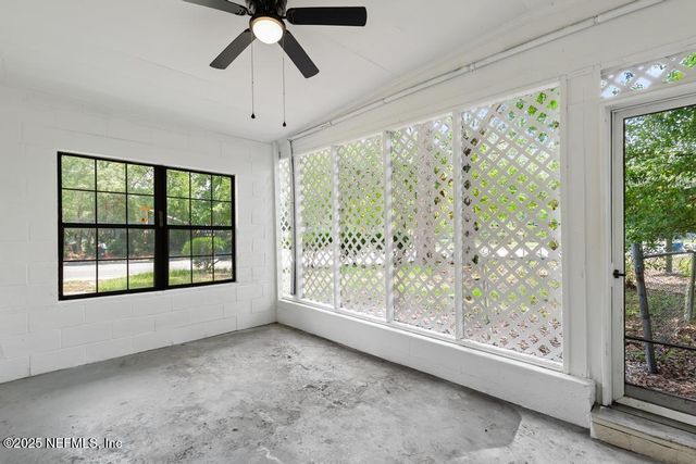 1946 LEONID Road, Jacksonville, FL 32218