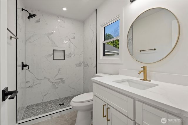 719 S Sprague Avenue, Tacoma, WA 98405