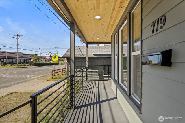 719 S Sprague Avenue, Tacoma, WA 98405