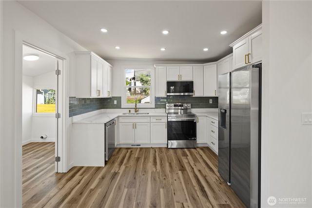 719 S Sprague Avenue, Tacoma, WA 98405