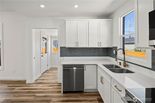 719 S Sprague Avenue, Tacoma, WA 98405