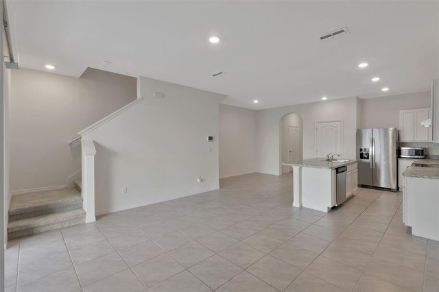 1089 BLUE JAY DRIVE, Davenport, FL 33837