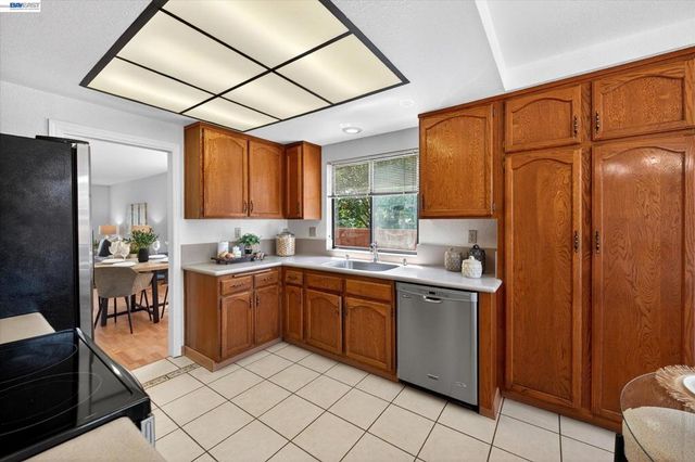 2881 Harrisburg Ave, Fremont, CA 94536