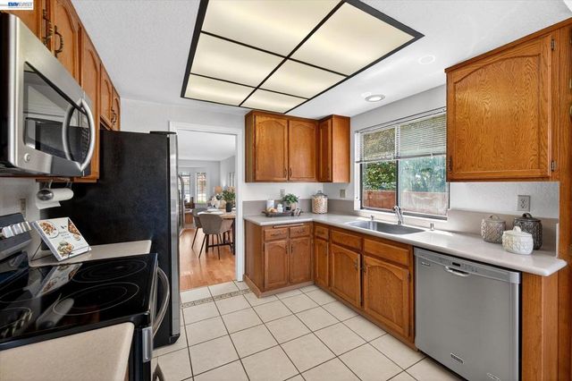 2881 Harrisburg Ave, Fremont, CA 94536