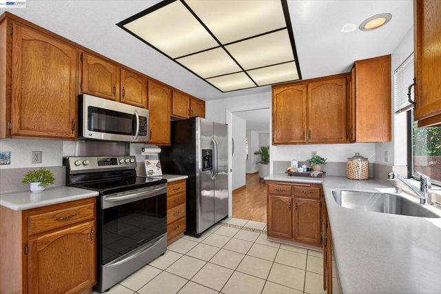 2881 Harrisburg Ave, Fremont, CA 94536