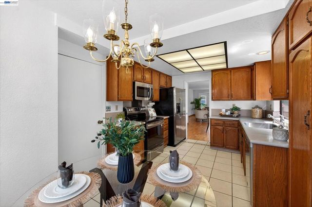 2881 Harrisburg Ave, Fremont, CA 94536
