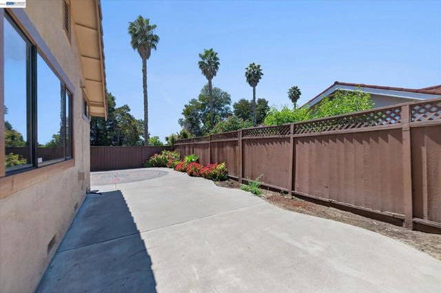 2881 Harrisburg Ave, Fremont, CA 94536