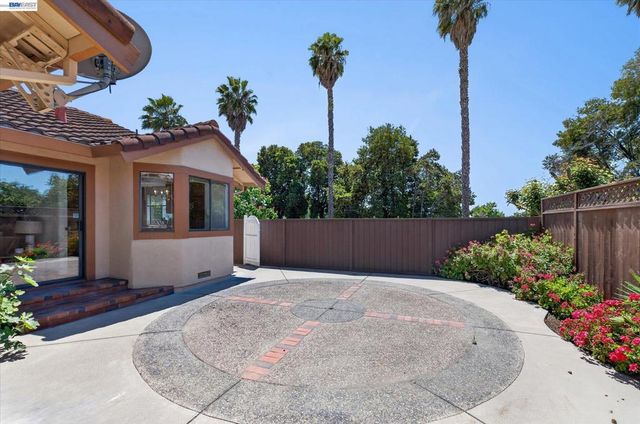 2881 Harrisburg Ave, Fremont, CA 94536