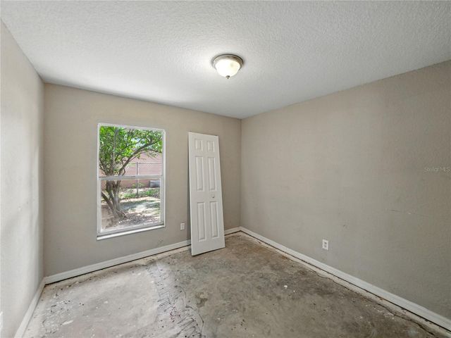 829 N LAKE AVENUE, Lakeland, FL 33801