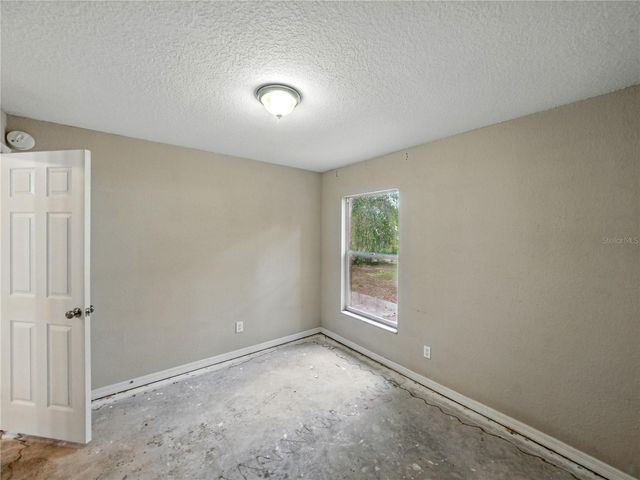 829 N LAKE AVENUE, Lakeland, FL 33801