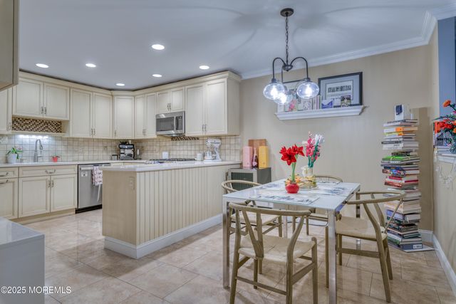 5 Hickory Lane, Little Silver, NJ 07739