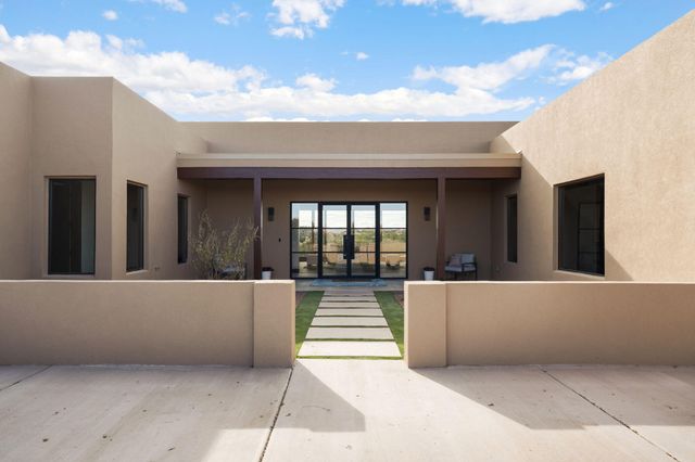 19 Summer Storm Circle, Santa Fe, NM 87506