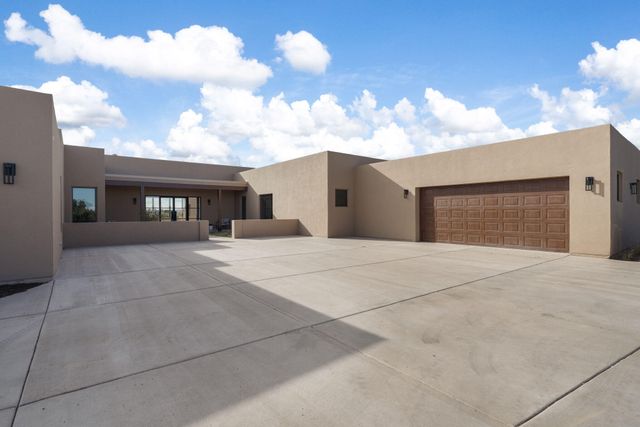 19 Summer Storm Circle, Santa Fe, NM 87506