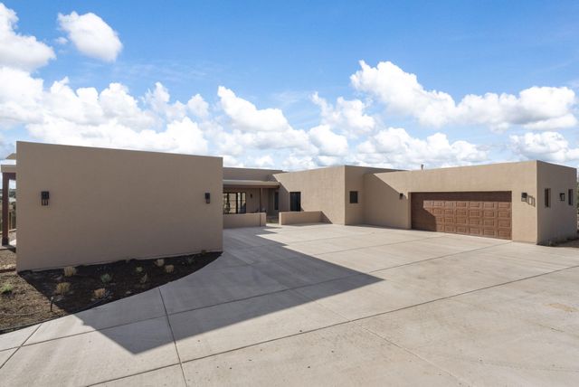 19 Summer Storm Circle, Santa Fe, NM 87506
