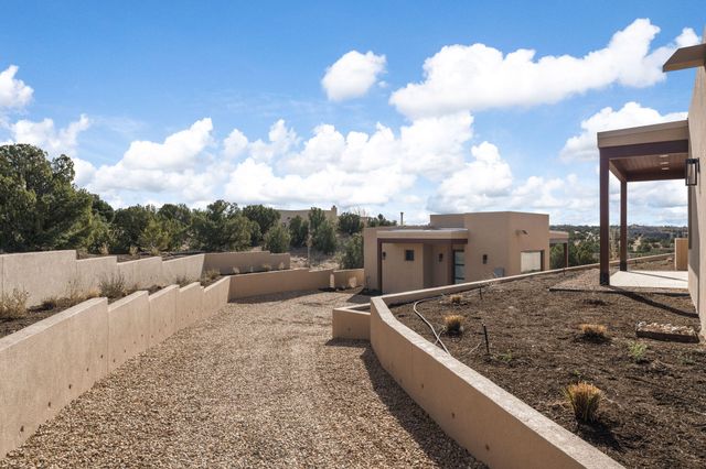 19 Summer Storm Circle, Santa Fe, NM 87506