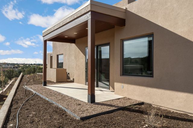19 Summer Storm Circle, Santa Fe, NM 87506