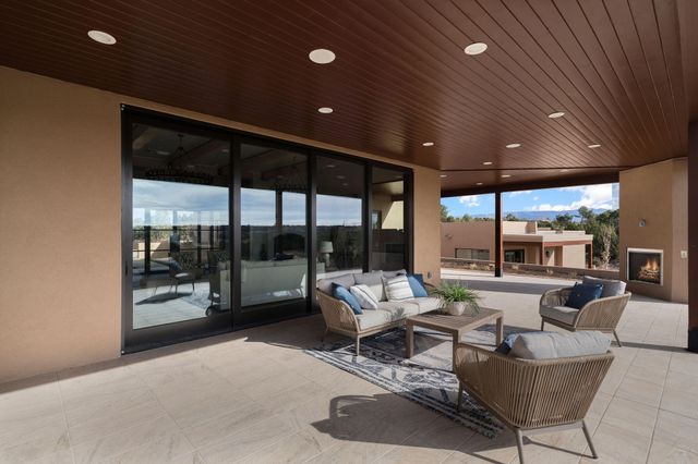 19 Summer Storm Circle, Santa Fe, NM 87506