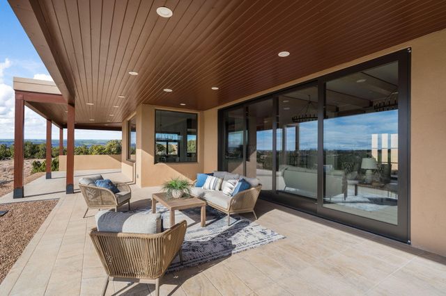 19 Summer Storm Circle, Santa Fe, NM 87506