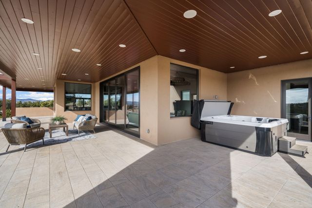 19 Summer Storm Circle, Santa Fe, NM 87506