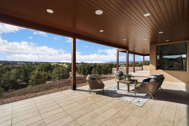 19 Summer Storm Circle, Santa Fe, NM 87506