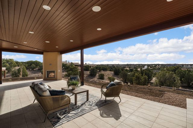19 Summer Storm Circle, Santa Fe, NM 87506