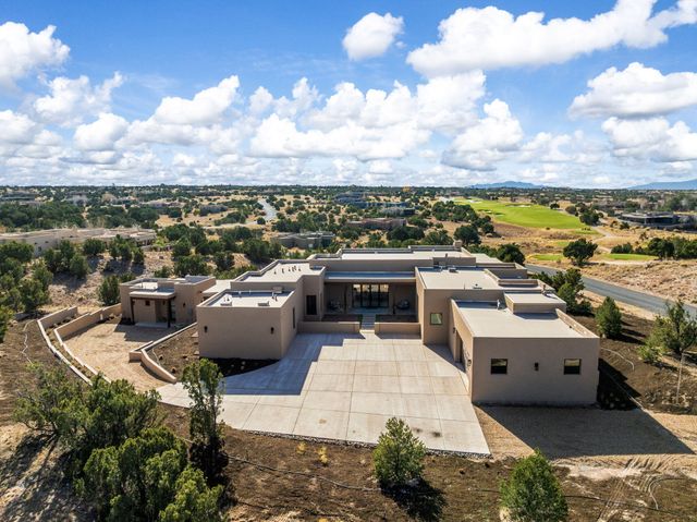 19 Summer Storm Circle, Santa Fe, NM 87506