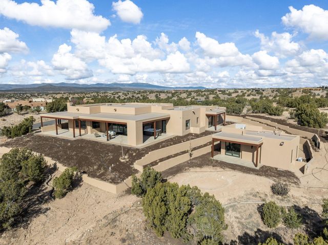 19 Summer Storm Circle, Santa Fe, NM 87506