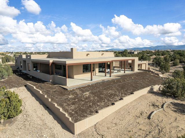 19 Summer Storm Circle, Santa Fe, NM 87506