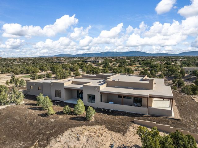 19 Summer Storm Circle, Santa Fe, NM 87506