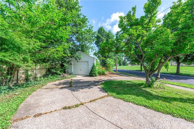 14404 Broxton Avenue, Cleveland, OH 44111
