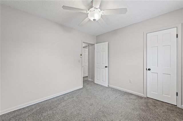 912 VEST Drive, Warrensburg, MO 64093