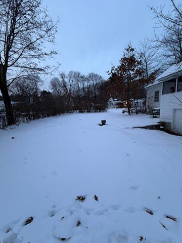 6 Merry Street, Bedford, NH 03110