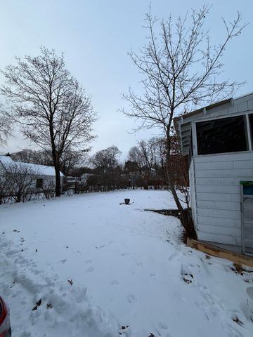 6 Merry Street, Bedford, NH 03110