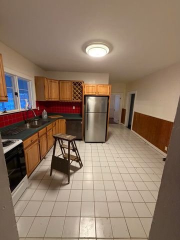 6 Merry Street, Bedford, NH 03110